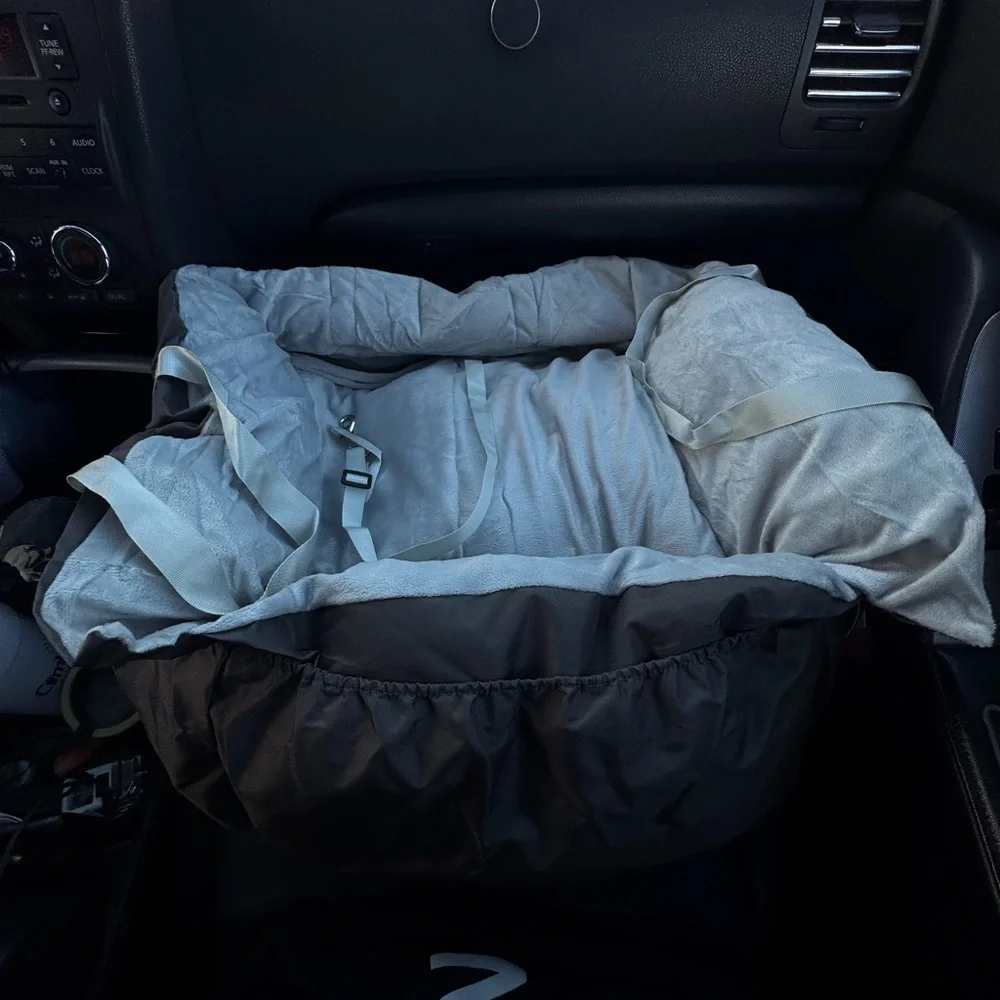 Pecut-Cozy Pet Car Seat for dogs-Gray & Black
